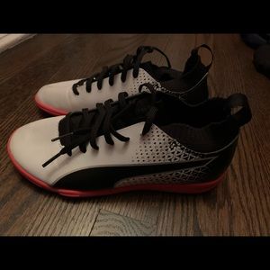 Girls Nike indoor soccer cleats